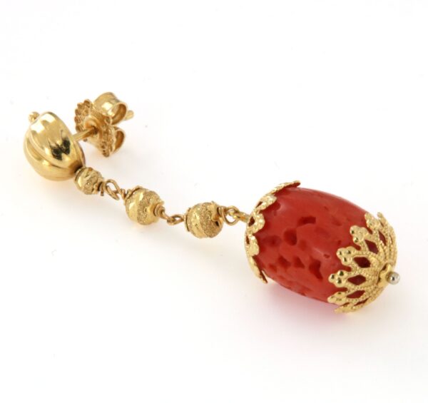 Orecchini pendenti con corallo Sun Day - immagine 3