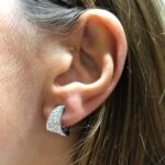Orecchini Cerchio Oro Bianco Diamanti Crivelli - immagine 2