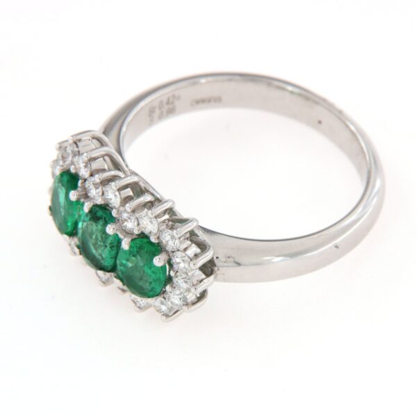 Anello contorno smeraldo e diamanti Crivelli - immagine 5