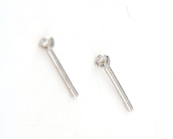 Orecchini in oro 18 kt punto luce diamanti 4 griff