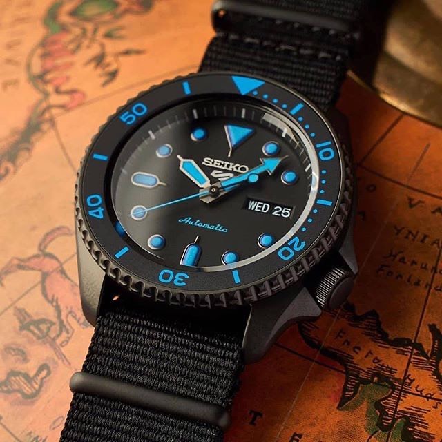 Orologio Seiko 5 Sport Street Black Mamba SRPD81K1 - Oroshop