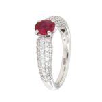 Anello Solitario Rubino Pavè Diamanti Crivelli - immagine 7