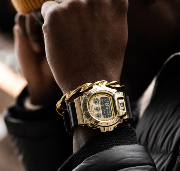 Orologio Casio G-Shock Metal Oro GM-6900G-9ER - immagine 3