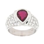 Anello oro bianco 18 kt goccia rubino e diamanti