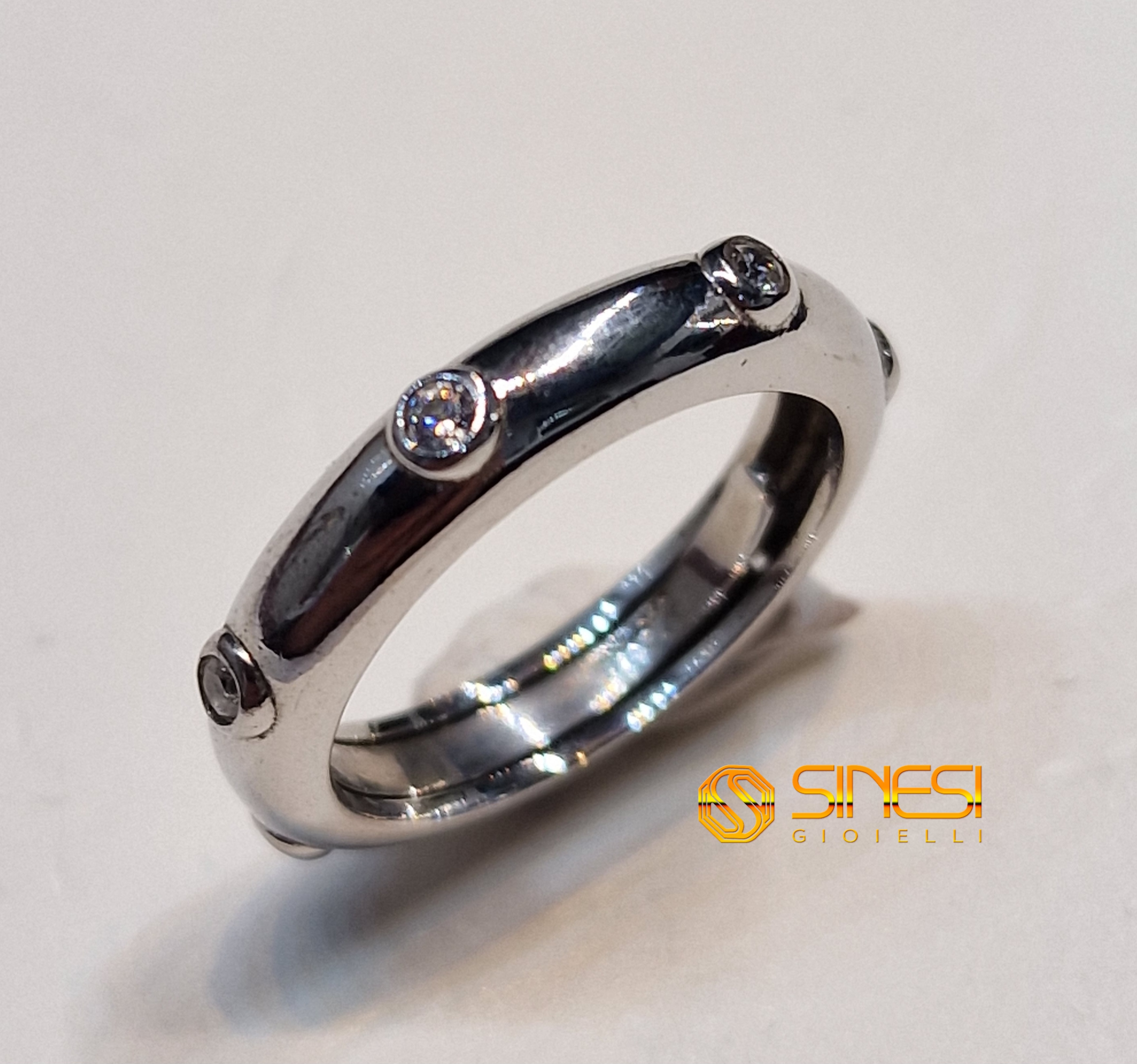 Anello Argento 925 Con Zirconi Color Bianco Mis 16