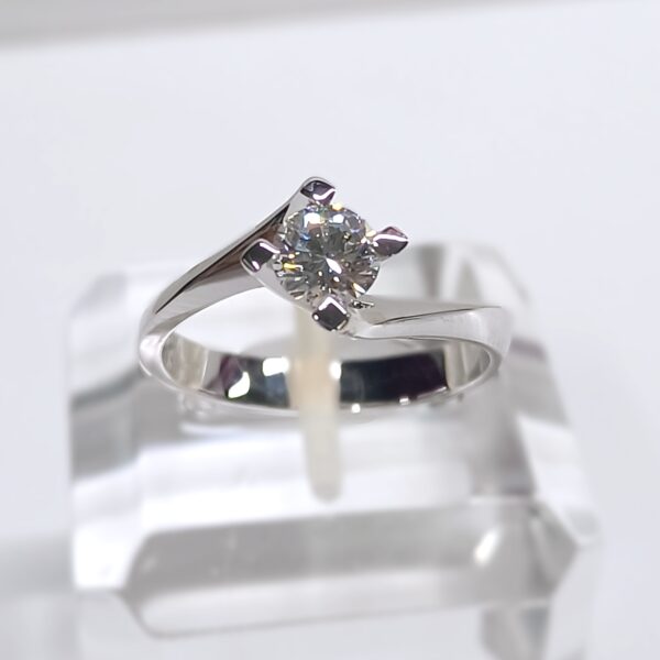 Anello oro bianco 18 kt  solitario - immagine 2