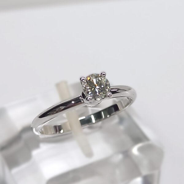 Anello oro bianco 18 kt  solitario - immagine 2