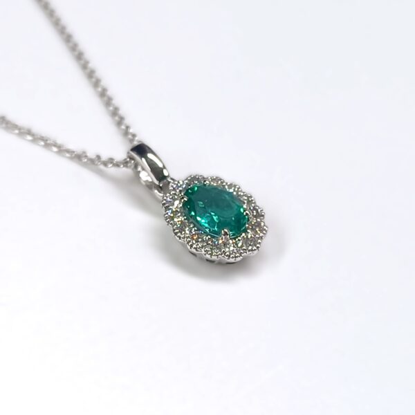 Girocollo oro bianco 18kt smeraldo e diamanti