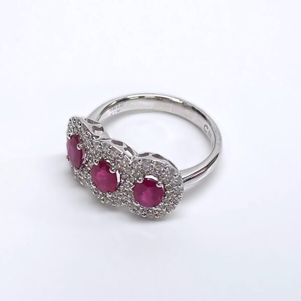 Anello oro bianco 18 kt Trilogy Rubini e Diamanti - immagine 3