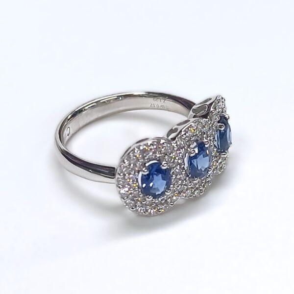 Anello oro bianco 18 kt Trilogy Zaffiri e Diamanti - immagine 3