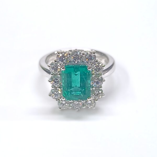 Anello oro bianco 18 kt Smeraldo centrale diamanti - immagine 4
